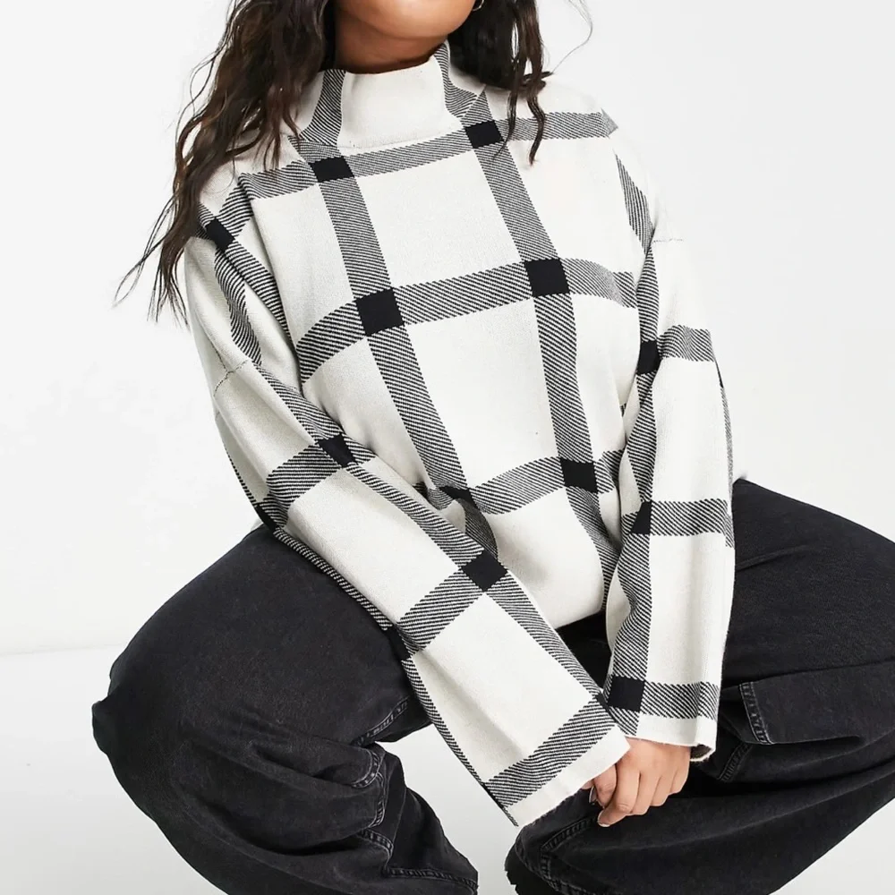 Vero Moda Women’s white and black turtle neck pullover sweater size small - Picture 1 of 8